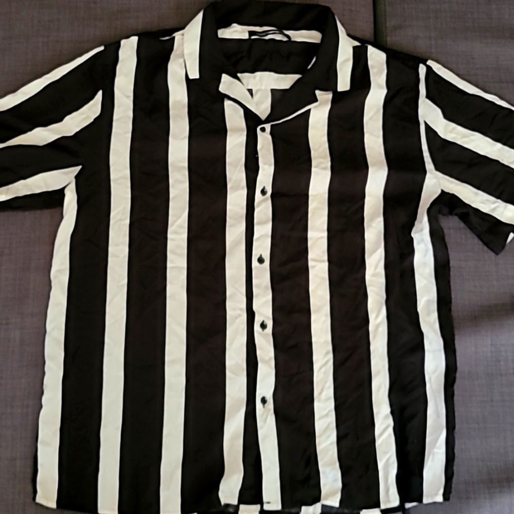 XL Button-up, Black and White Stripes